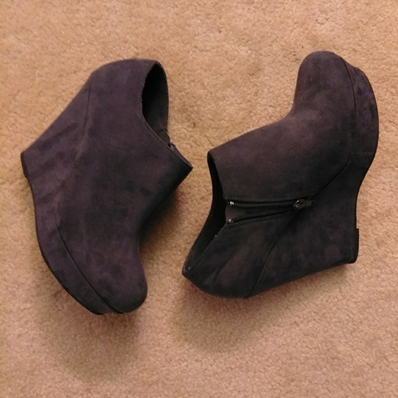Shoes - D Wedge Platforms